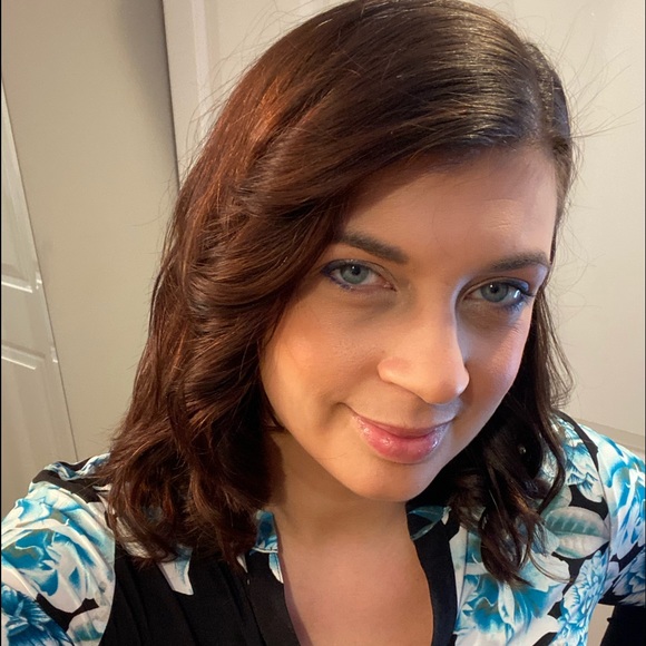 Meet your Posher, Andi - Picture 2 of 4